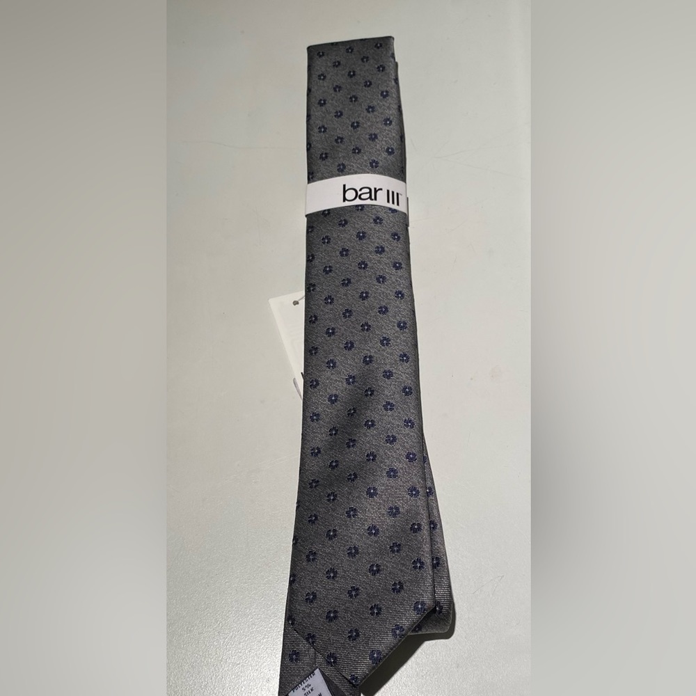 Narrow gray tie. New!